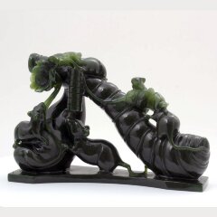 Сувенирная композиция «Семейство мышей» из зелёного нефрита