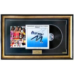 Аутентичный автограф участников группы «Бони М» на фото