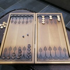 Подарочные нарды «Погоны» из массива дерева