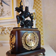 Интерьерные часы «Георгий Победоносец» в подарок военному