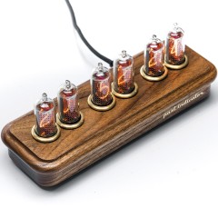 Ретро часы на индикаторных лампах «Восток-4» из массива дерева (американский орех)