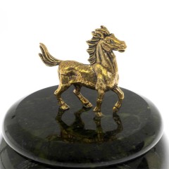 Подарочная шкатулка «Лошадка» из камня змеевик для хранения украшений