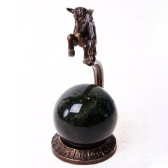 Бронзовая статуэтка «Телец» на зелёном камне