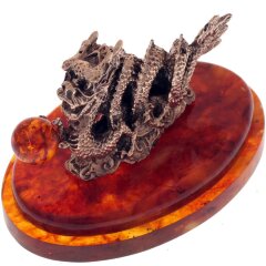 Сувенирная статуэтка «Морской дракон» на янтаре — как символ Нового 2024 года