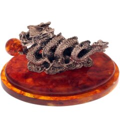 Сувенирная статуэтка «Морской дракон» на янтаре — как символ Нового 2024 года