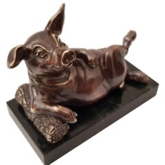 Сувенирная статуэтка «Свинка лежебока»