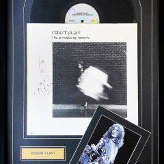 Эксклюзивный автограф «Роберт Плант» на фото