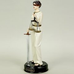 Сувенирная статуэтка «Фемида» из искусственного камня