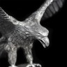 Серебряная фигурка «Орёл» на стелле из камня обсидиан в подарок руководителю