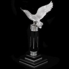 Серебряная фигурка «Орёл» на стелле из камня обсидиан в подарок руководителю