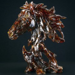 Янтарная фигурка «Красный конь» — символ 2026 года Красная Огненная Лошадь