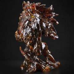 Янтарная фигурка «Красный конь» — символ 2026 года Красная Огненная Лошадь
