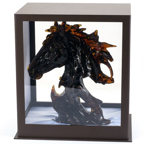 Янтарная фигурка «Красный конь» — символ 2026 года Красная Огненная Лошадь