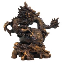 Деревянная фигурка китайского дракона «Змей лун» — символ величия и мудрости
