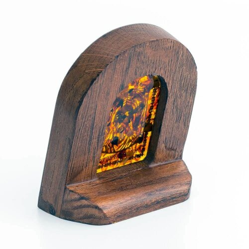 Маленькая икона «Иисус Христос» из дуба и янтаря