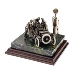 Бронзовая диорама «Генри Форд и модель Т Speedster»