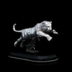 Серебряная фигурка «Тигр» на вулканическом камне обсидиан купить с доставкой по России