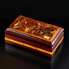 Деревянная шкатулка «Ларец» с мозаикой из натурального янтаря