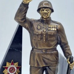 Бронзовая статуэтка «Воин освободитель» в военной форме СССР с автоматом ППШ