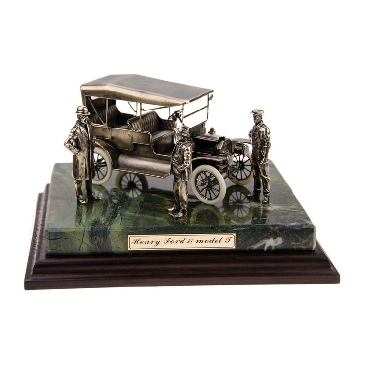 Бронзовая диорама «Генри Форд и модель Т»