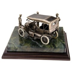 Бронзовая диорама «Генри Форд и модель Т»