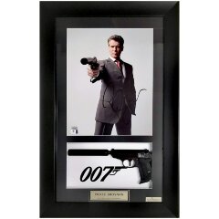 Эксклюзивный автограф «Пирс Броснан» на фото