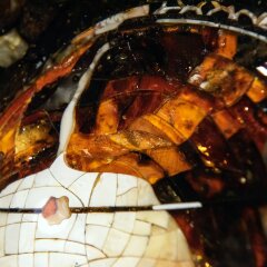 Интерьерная картина «Прекрасная Ферроньера» из янтаря и ценных пород дерева