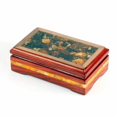 Деревянная шкатулка «Ларчик» с мозаикой из натурального янтаря