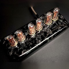 Чёрные ламповые часы «Carbonis» для современного интерьера