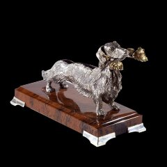 Серебряная визитница «Такса с розой» с золочением на камне обсидиан