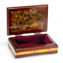 Деревянная шкатулка «Сказка» с мозаикой из пейзажного янтаря