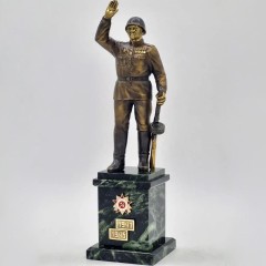Бронзовая статуэтка «Воин освободитель» — станет отличным подарком ко Дню Победы