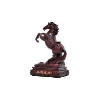 Резная фигурка из дерева «Лошадь» — символ ловкости, выносливости и военной доблести