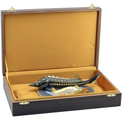 Красивая икорница «Царская рыба» на агате станет стильным украшением стола