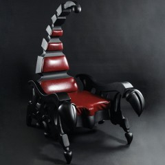 Чёрное дизайнерское кресло «Скорпион» из массива ценных пород дерева