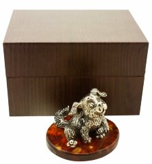 Сувенир «Весёлый щенок» на янтаре