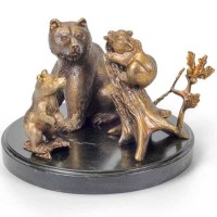 Сувенирная статуэтка «Медведица с медвежатами»