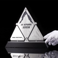 Подарки бизнес партнёрам «Вершина успеха» помогают подчеркнуть корпоративную культуру