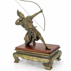 Скульптурная статуэтка «Самурай с луком» в подарок мужчине