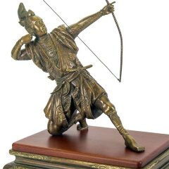 Скульптурная статуэтка «Самурай с луком» в подарок мужчине