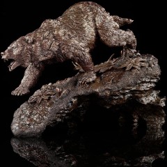 Скульптурная композиция «Бурый медведь» из бронзы в подарок мужчине охотнику