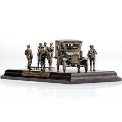 Масштабная диорама «Санитарный автомобиль Форд 1918»