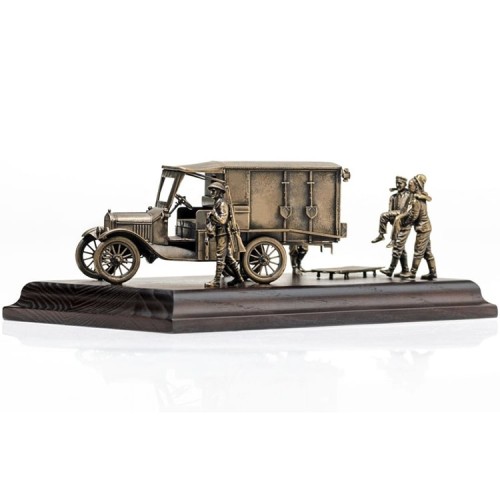 Масштабная диорама «Санитарный автомобиль Форд 1918»
