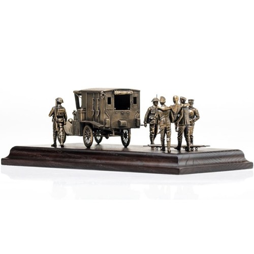 Масштабная диорама «Санитарный автомобиль Форд 1918»