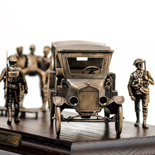 Масштабная диорама «Санитарный автомобиль Форд 1918»