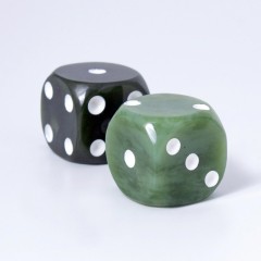 Кости игральные — кубики для нард из зелёного нефрита
