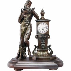 Настольные резные часы «Девушка с книгой» в подарок руководителю