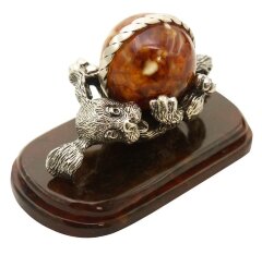 Сувенир «Щенок с мячиком» на янтаре