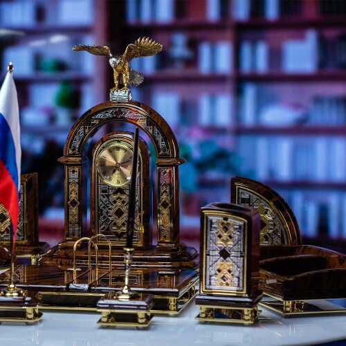 Настольный набор «Золотой орёл» с офисными принадлежностями из обсидиана