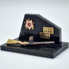 Наградной сувенир «Значок ордена Победы» с автоматом ППШ в подарок ветеранам на 9 мая